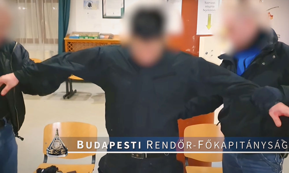 Bűnösnek mondták ki a machetés gyilkost, aki gyerekei szeme láttára végzett egy édesanyával a 10. kerületben: a férfit életfogytiglanra ítélnék