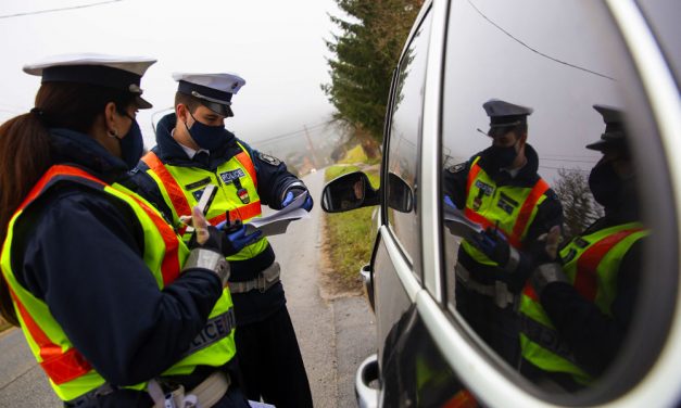 2 milliót fizet a rendőrség annak, aki tudja ki öntött olajat Szigetszentmiklósnál a Dunába, közben elkészültek a főbb mentesítési munkákkal