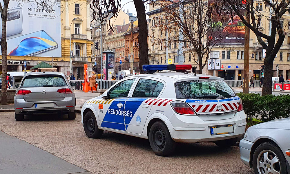Drogot árult a 63 éves mami a Blahánál, jól ment a biznisz, de  elkapták a rendőrök