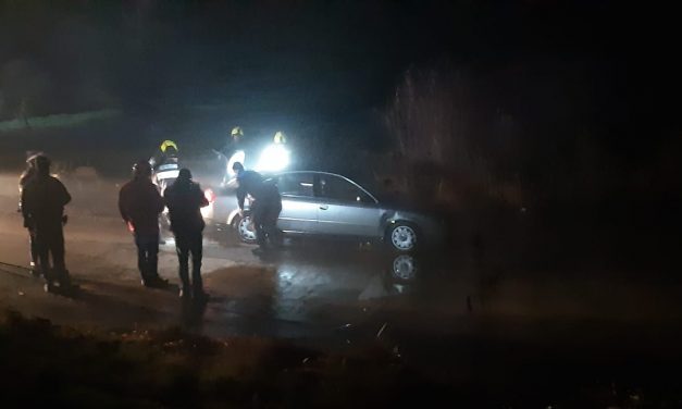 Három utassal a Dunába gurult kocsijával egy sofőr Soroksárnál – Fotók és videók a helyszínről