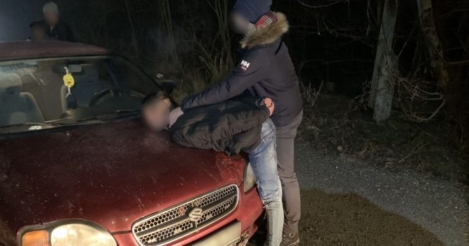 “Fejéhez vágtak egy mikrohullámú sütőt” – szilveszter éjjelén brutálisan végeztek a dunavarsányi férfival, vádat emeltek az elkövetők ellen, egyikük egy kiskorú éves lány