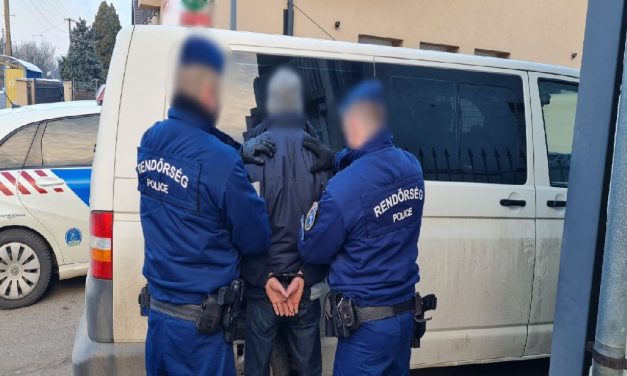 Személyleírás buktatta le a rablót: a férfi éles eszközzel rabolt ki egy kisboltot Debrecenben – videó