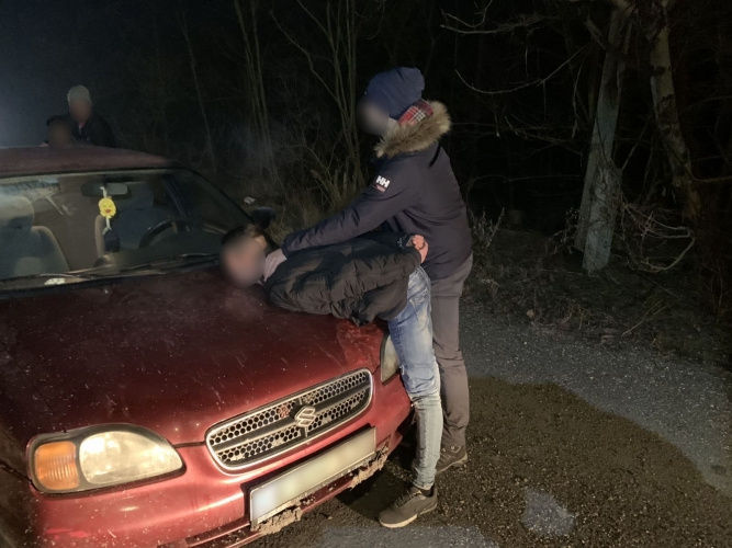 Tragikus szilveszteri parti: gyilkosság lett a mulatozásból, az elkövetők még a szalonnát, a tojásokat és a süteményt is magukkal vitték