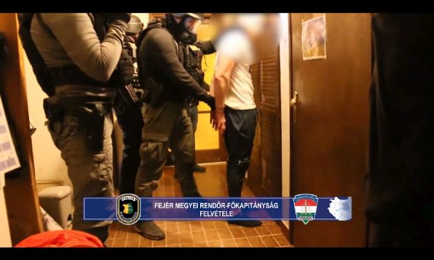 Rendőrkézen a bűnszövetség tagjai: 11 kiló fehér porral és 25 millió forinttal buktak le a dílerek – videó