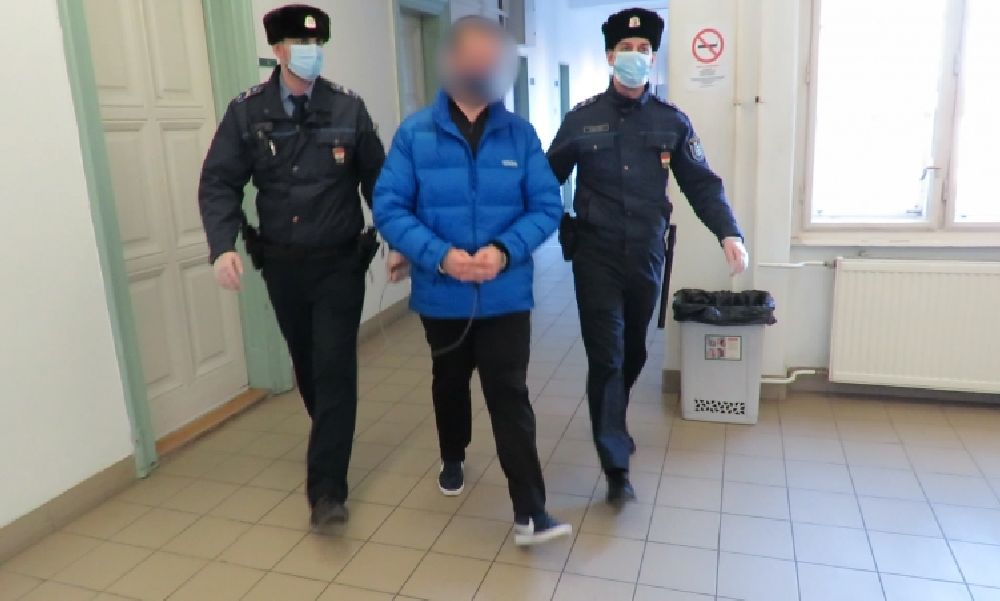 Tíz hotelt is felkeresett a barátnőjével az álmentős, fizetni mégsem fizetett sehol: több százezer forint kárt hozott össze a kecskeméti csaló