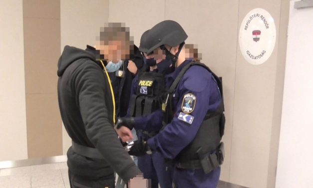 Embercsempész menekült el a rendőrök elől: nemzetközi elfogatóparancs alapján találták meg Belgiumban a 19 éves férfit – Videó