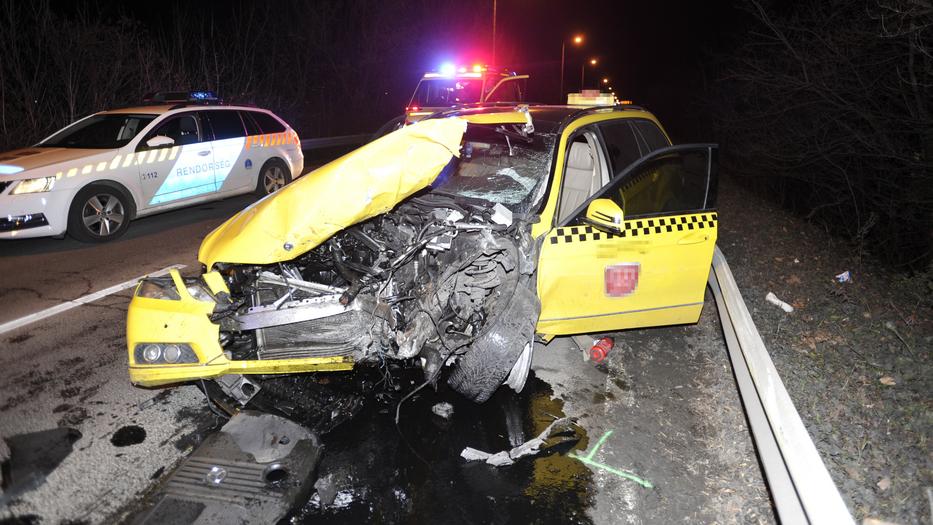 Bedrogozva, jogosítvány nélkül okozta a taxisofőr azt a balesetet, amelybe meghalt a Fradi focistája, a vétkes autós továbbra is börtönbe marad