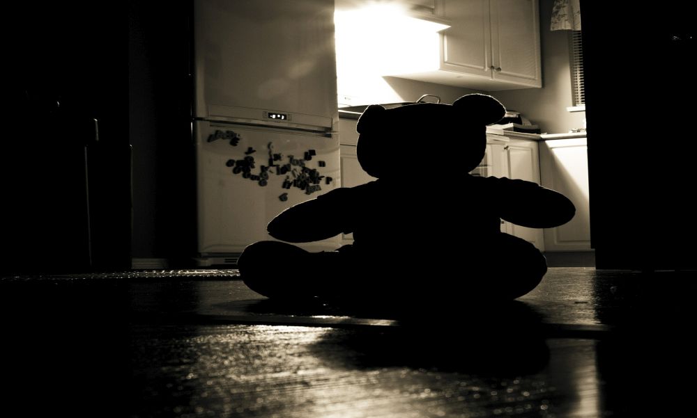 Borzalom: több mint 66 ezer gyermekpornográf felvételt találtak egy férfi gépén