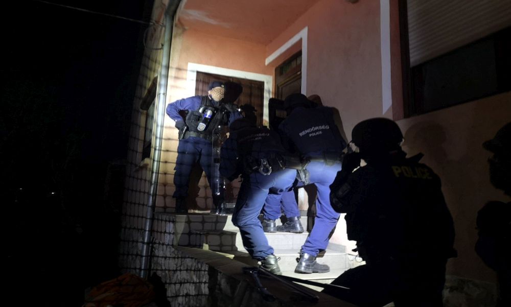 Lecsaptak a drogterjesztőkre: tucatnyi bűnöző került rendőrkézre – videó