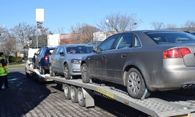 Autósok, figyelem! Ellenőrzéseket végeznek az M1-esen, a karavánok kerültek célkeresztbe