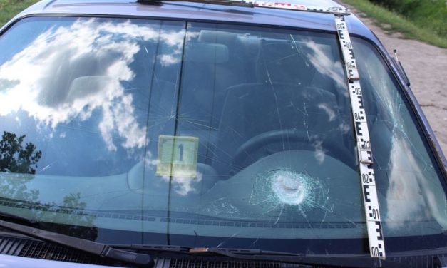 Vascsővel rontottak neki saját testvérüknek: az ügyészség börtönbe küldené az erőszakos fivéreket