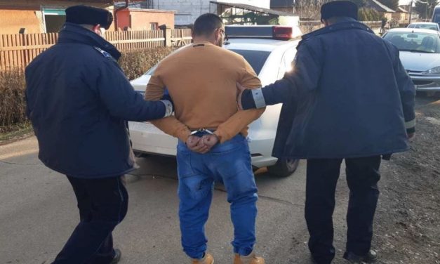 Nem akart milliókat fizetni az autóért, megkéselte a tulajdonosát egy férfi Üllőn – fotók