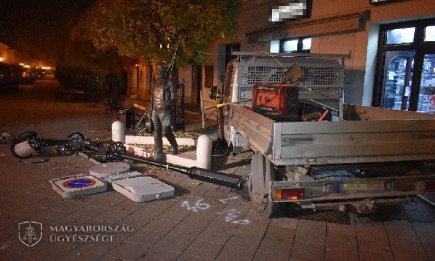 Jogsi nélkül, ittasan vezette a céges autót: mindent összetört