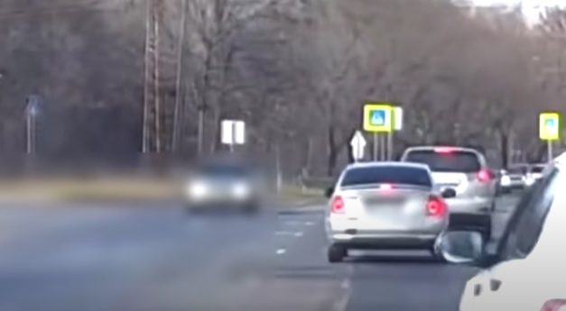 Őrült kamikaze módjára ijesztgette a szembejövőket egy ámokfutó Budapesten – videó