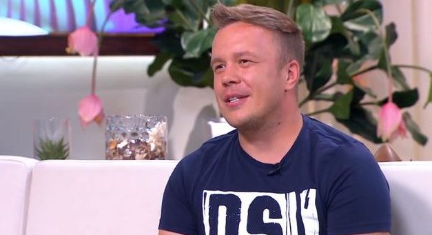 Kizuhant a tetőtéri ablakon Fekete Dávid kisfia, a gyermeket napokig az intenzíven kezelték: a baleset miatt a gyámügy is vizsgálatot indított