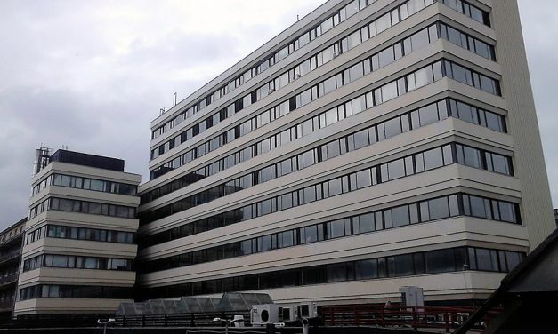 „Tiszta szívű, áldozatkész embert veszítettünk el, aki soha a légynek sem ártott” – válaszokat várnak a kórházban összeszurkált 54 éves tanárnő hozzátartozói