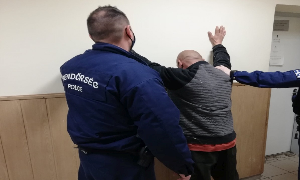 Páncélszekrényt akart kettévágni flex-szel a betörő, elfogták a dunakeszi rendőrök, most mégsem kell rács mögé mennie