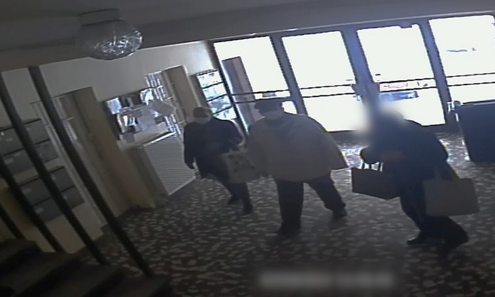 Így vertek át egy idős nőt a kőbányai valutaváltósok – videó
