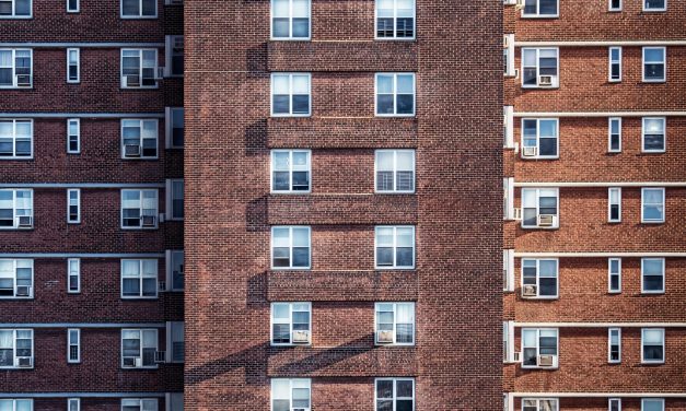 Sokkoló részletek a kazincbarcikai tragédiáról – Ezt kiabálta testvérének Ágnes, mielőtt a nő a mélybe vetette volna magát