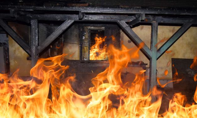 Borzalom: ájultra verte az idős, beteg nénit, majd a házat is rágyújtotta a kegyetlen férfi