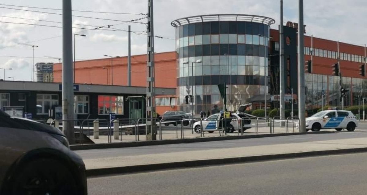 Rendőrök lepték el a helyszínt – Lövés dördült Budapesten, a Soroksári úton – fotók