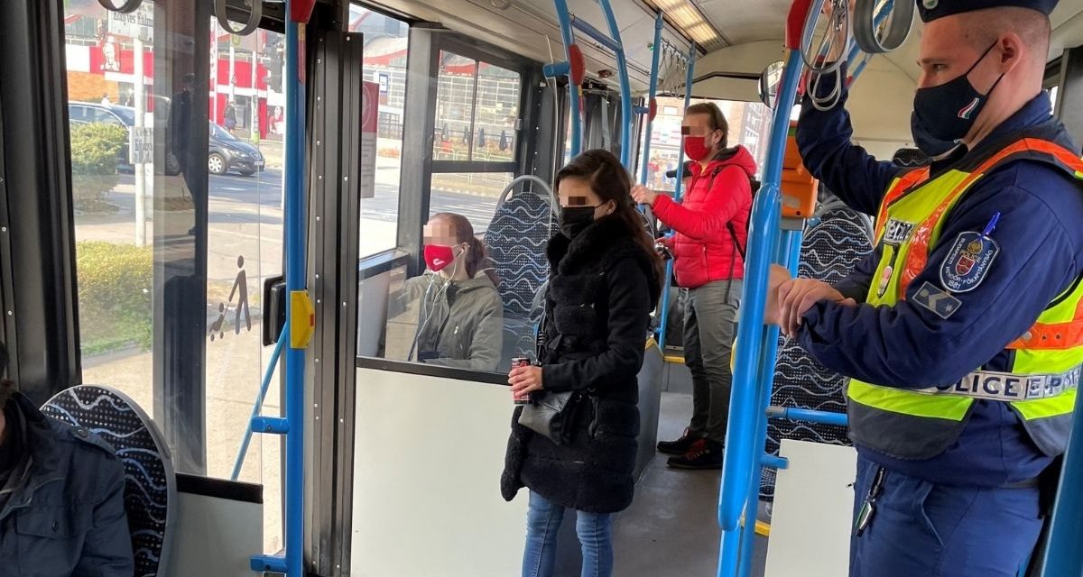Szigorúan ellenőrzött autóbuszok Budapesten: 2 nap alatt 50 esetben intézkedtek rendőrök és a BKK munkatársai