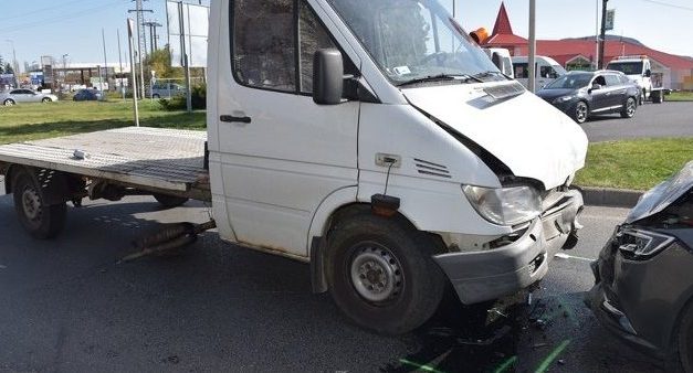 „Súlyos alkohol problémával és mentális gondokkal küzd évek óta” – tíz autót tarolt le hat helyszínen az ámokfutó furgonos, a gyerekeivel sétáló édesapát is el akarta ütni