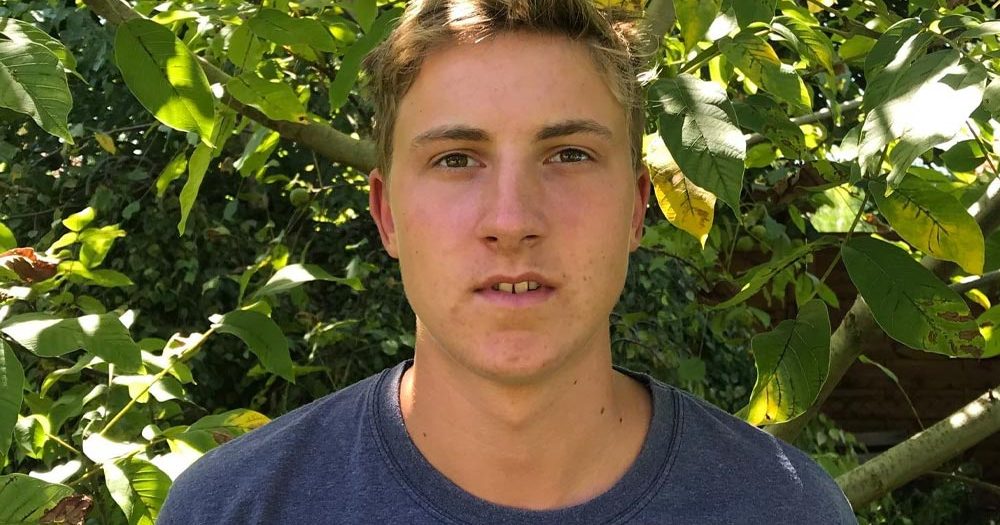 „Sportolni ment, de ezután nem tért vissza” – kétségbeese keresi édesanyja a 20 éves Pakányi Pétert, aki a család balatoni nyaralójából tünt el