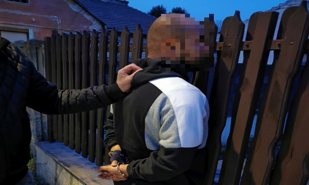 Egyéves gyermekükkel indultak drogot vásárolni: a rendőrök lecsaptak a párosra