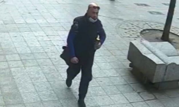 Ostoba tolvaj: A bekamerázott utcán, maszk nélkül próbált lelépni az autót feltörő férfi