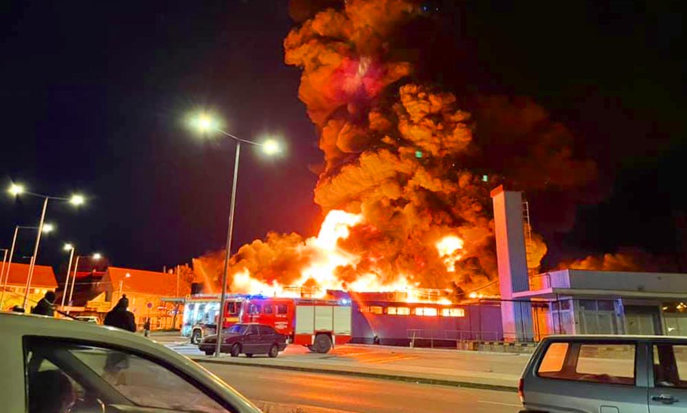 „Minden robbant, puffogott körülöttünk, amikor kimentettük a két nőt” – mondta a lángoló szentendrei Spar eladóit megmentő rendőr