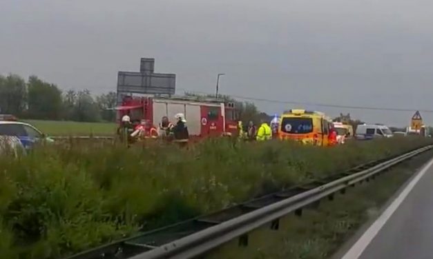 Szörnyű ütközés az M5-ös autópályán – egy pár hónapos kisbabát is kórházba kellett szállítani