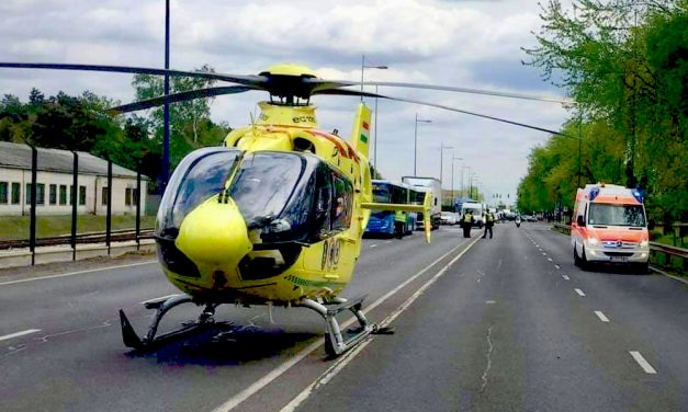 Mentőhelikopter szállt le a ferihegyi gyorsforgalmin, a reptéri mentőket is riasztották a súlyos balesethez