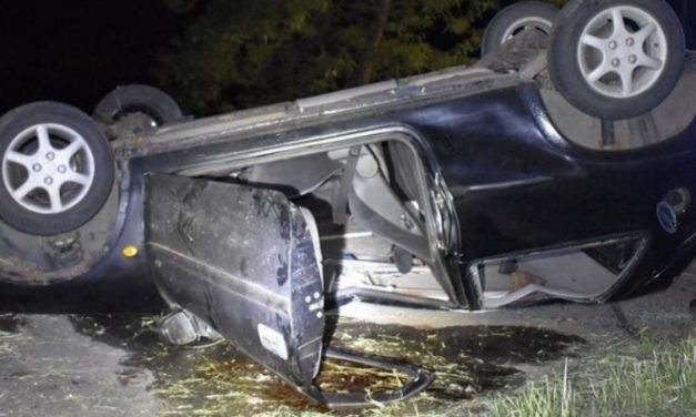 Brutális baleset történt Hajdú-Bihar megyében: Ittasan, két utasával hajtott árokba, majd fordult a tetejére egy autós – Itt vannak a sokkoló fotók