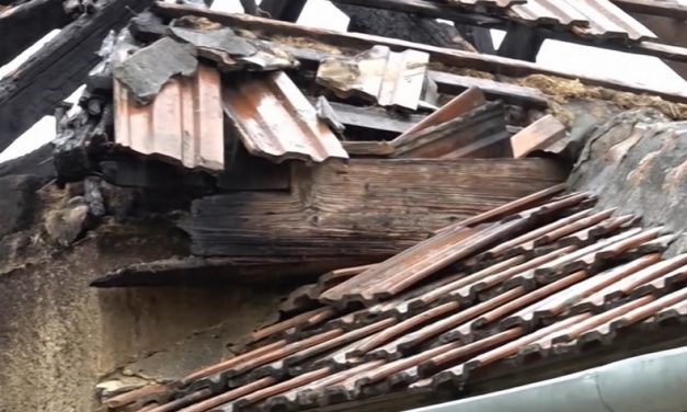 Felcsaptak a lángok egy tiszapüspöki családi házban – A későbbi áldozat maga hívta a tűzoltókat, de sokkos állapotában rossz címet diktált be – videó