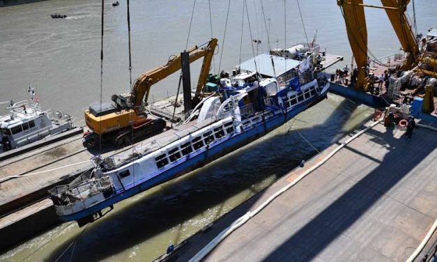 „Hat napig a Duna partján állva figyeltem a kutatást, és reménykedtem, hogy Jani élve előkerül” – Máig gyászolja szerelme a Hableány tragédiájában elhunyt magyar matrózt