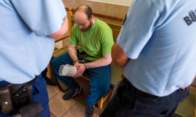 „Ki tudja mi történik, ha az orvosok egy idő után normálisnak találják, de később visszaesik” – rettegnek a helyiek, hogy kiengedeik a kulcsi családírtót
