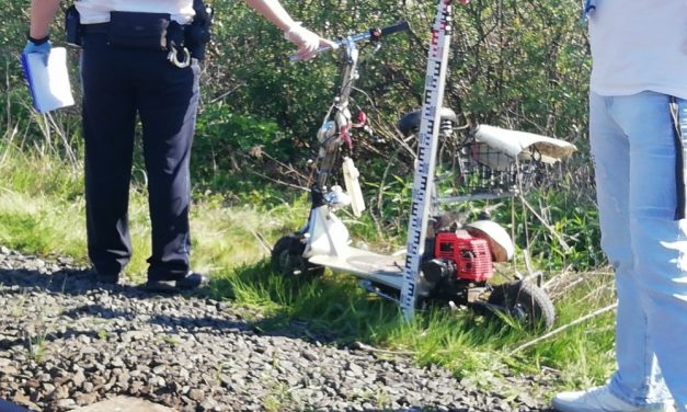 Rollerező férfit gázolt halálra a vonat Pápa közelében