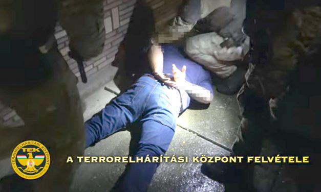 Lecsapott a TEK: Túszul ejtette és meg akarta ölni a feleségét az agresszív férj, kommandósok fogták el
