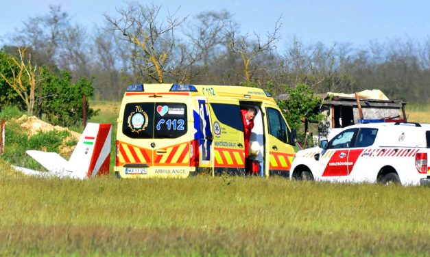 Lezuhant egy kisrepülő Úrhidán, többen megsérültek: mentőhelikopter is érkezett a helyszínre