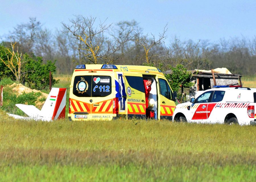 Lezuhant egy kisrepülő Úrhidán, többen megsérültek: mentőhelikopter is érkezett a helyszínre
