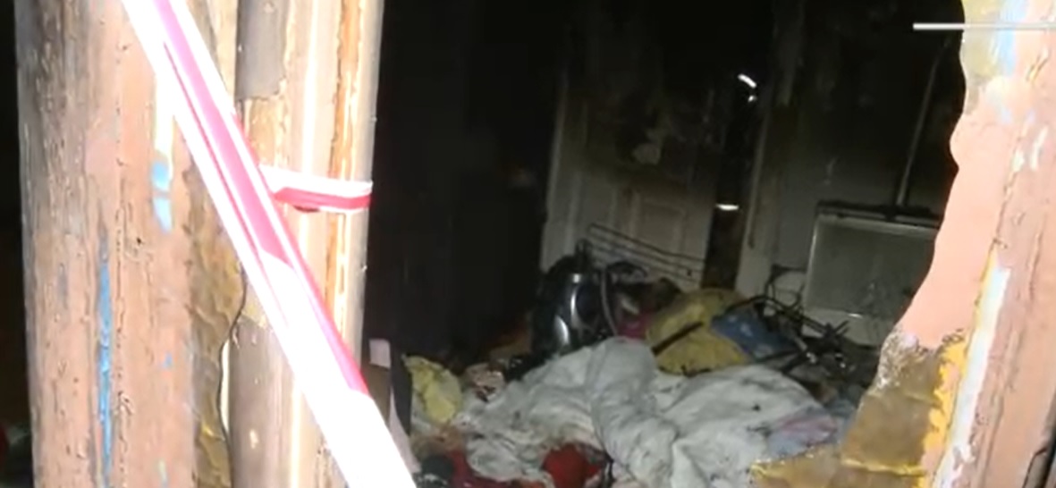 A biztos haláltól mentettek meg egy szombathelyi asszonyt a szomszédok, akinek a lakásában egyik pillanatról a másikra csaptak fel a lángok – videó