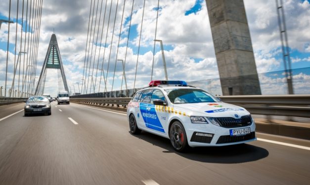 Tombol a kánikula az országban – Erre figyelmezteti a rendőrség az autósokat