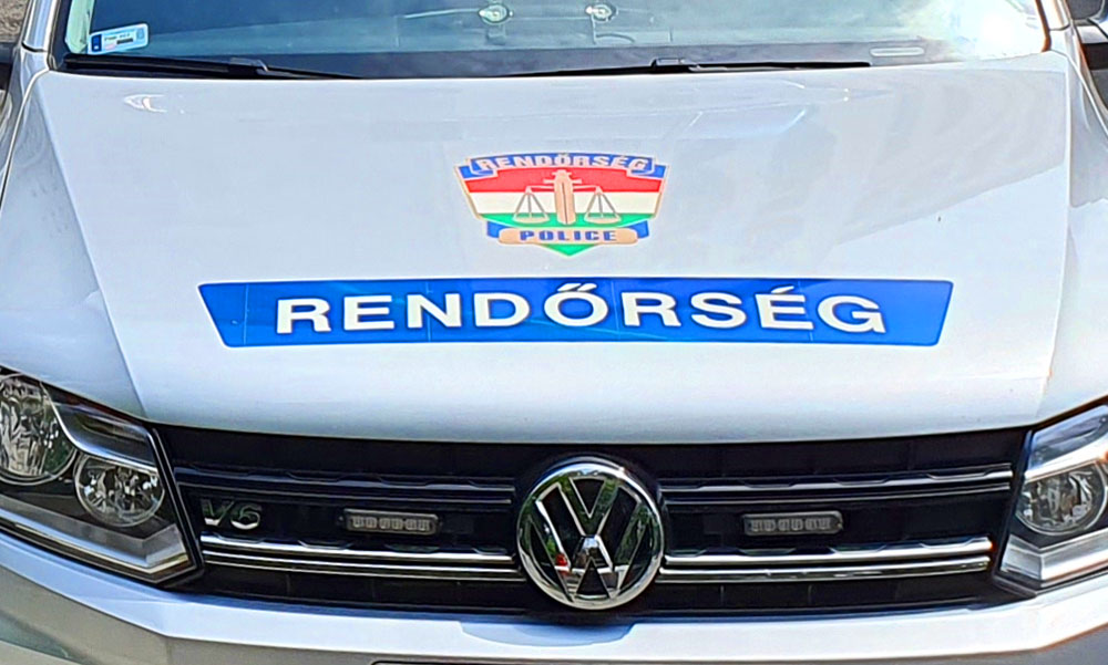 Hétszeresen körözött bűnözőt fogtak a strandon – a saját háta buktatta le