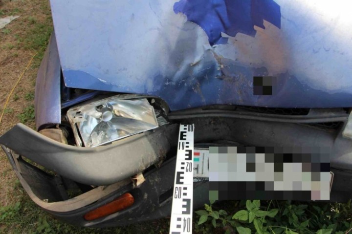Átengedte a vezetést a 12 éves lányának, azonnal baleset lett a vége