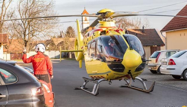 Frontális baleset Piliscsabán: két ember a helyszínen meghalt