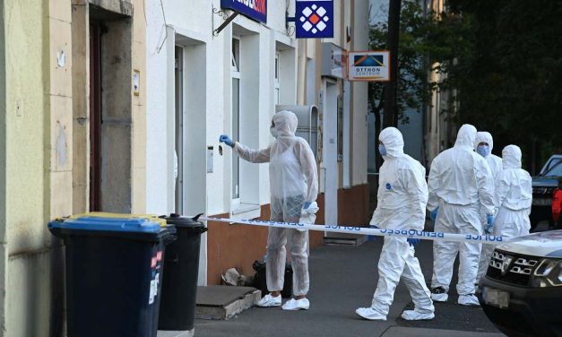 Szoknyában és szalmakalapban távozhatott a hidegvérű budapesti bankrabló