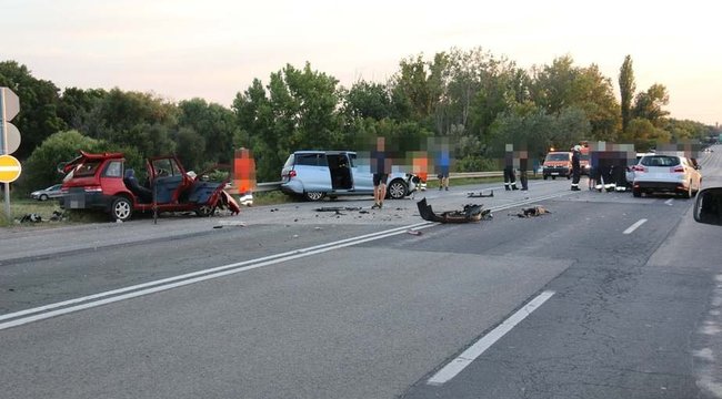 Borzalmas balesetben halt meg a 21 éves László Székesfehérvárnál, a Suzuki, amiben utazott teljesen összeroncsolódott – A barátok most az áldozat szerelmét féltik, sokkoló dolgot írt a közösségi oldalán