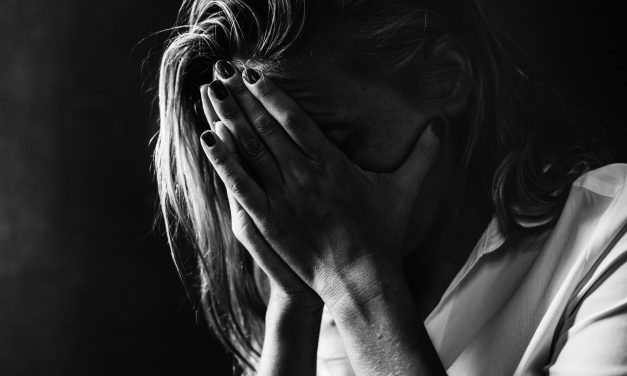 Durván elfajult szóváltás Baranyában: kicibáltak, majd a nyílt utcán agyba-főbe vertek egy 49 éves nőt – Esélye sem volt a támadókkal szemben