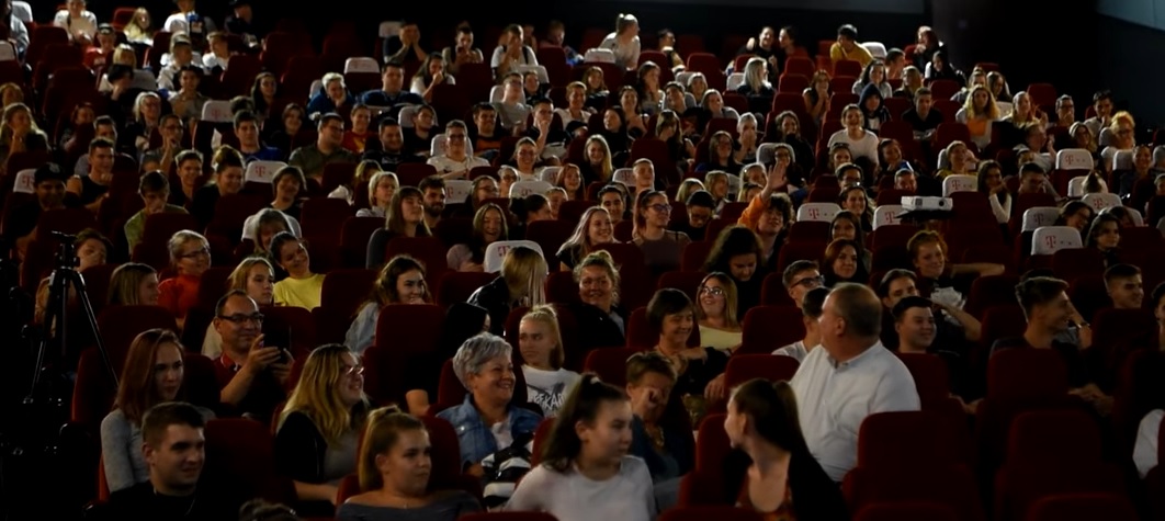 Napjaink szerhasználata olyan, mint az orosz rulett – A Szabó Győző életéről szóló filmmel kampányol a rendőrség a fiatalok droghasználata ellen